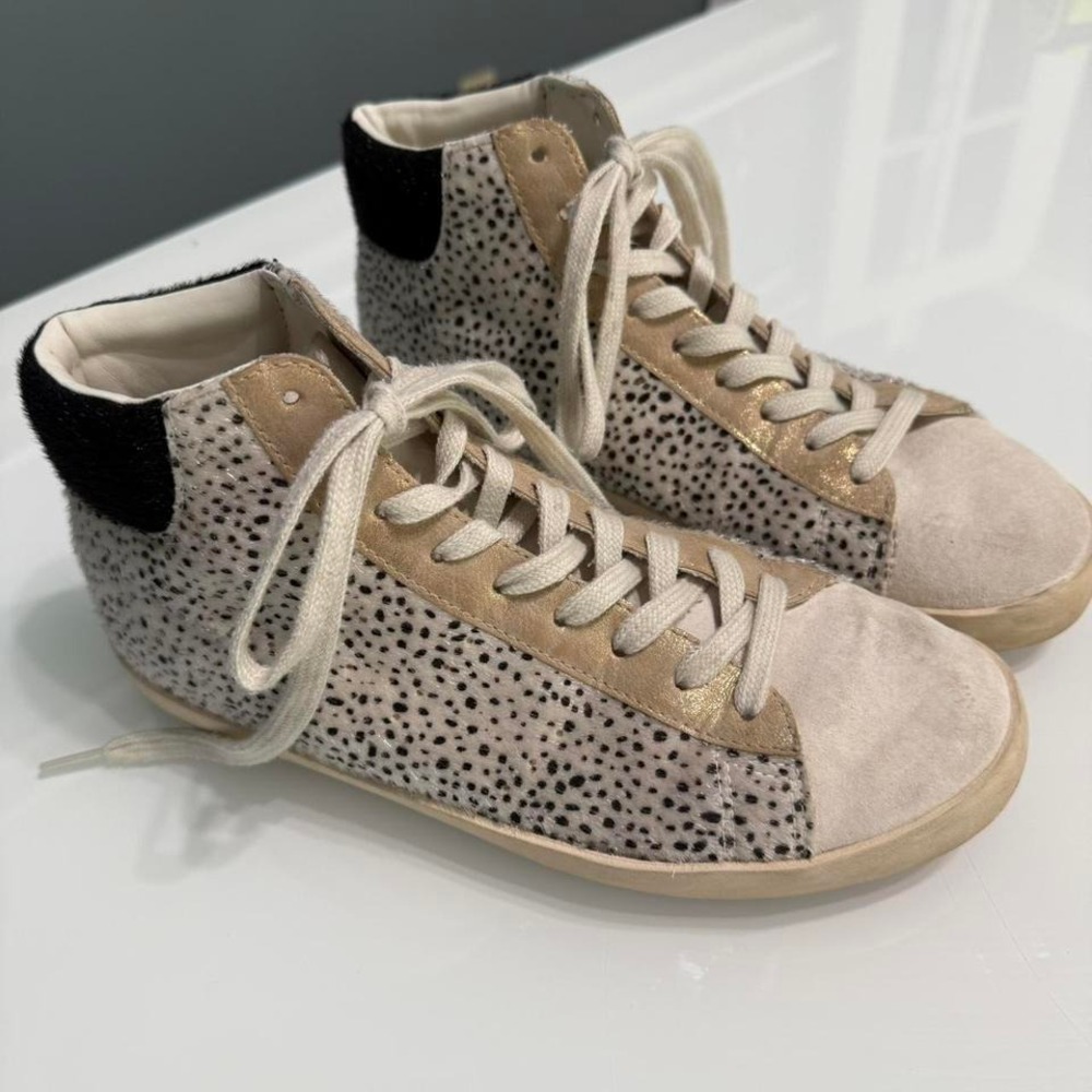 Gola Tan‎ and cream high top sneakers with fur trim